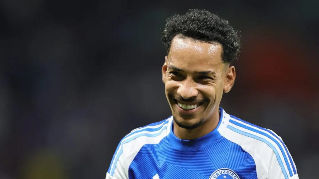 Matheus Pereira, atleta da Raposa. Foto: Gilson Lobo/AGIF.