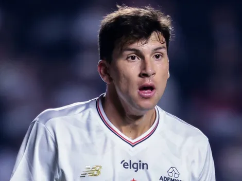 Tapia supera Dinenno e vira reserva imediato no São Paulo