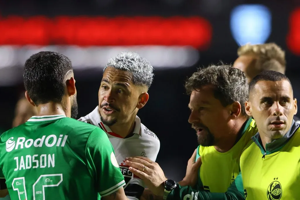 Luciano em ação contra o Juventude, em 2024. Foto: Joisel Amaral/AGIF