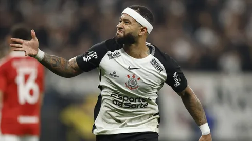 Memphis Depay jogador do Corinthians - (Photo by Miguel Schincariol/Getty Images)