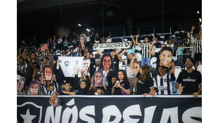 Torcida das Gloriosas. Foto: Arthur Barreto/Botafogo