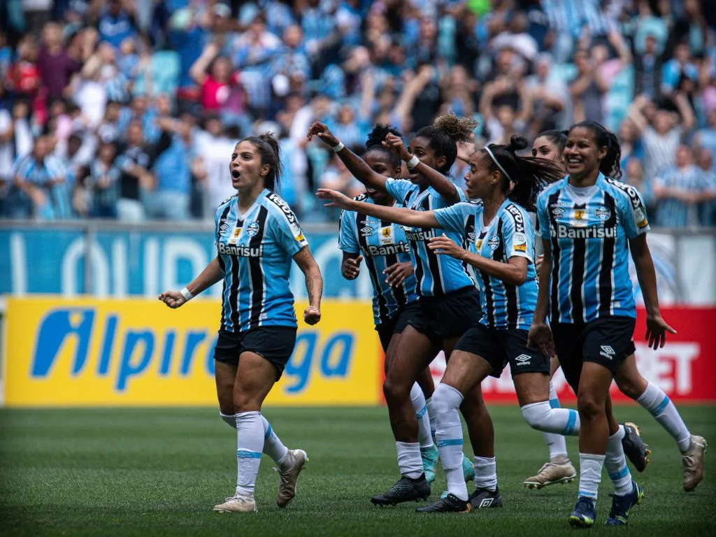 Jogadoras gremistsa. Foto: Maxi Franzoi/AGIF