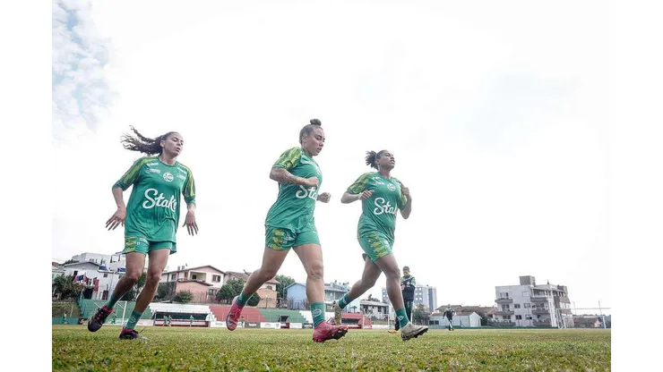 Jogadoras do Juventude retomam treino para o segundo semestre. Foto: Fernando Alves/EC Juventude