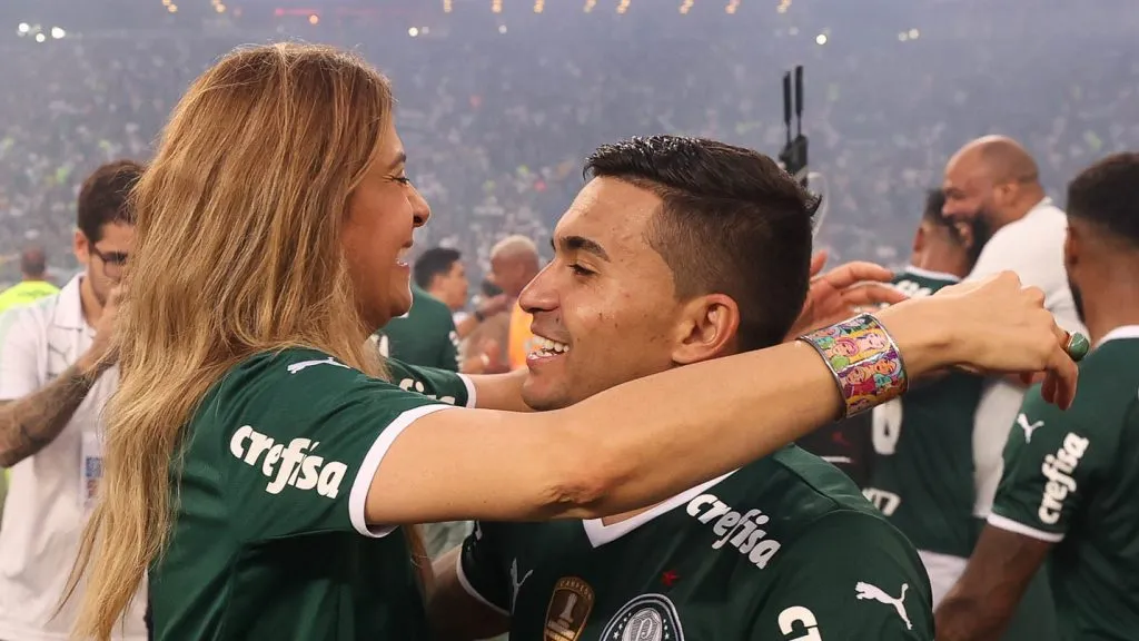 Leila e Dudu em épocas de Palmeiras. Bom relacionamento acabou em confusão na Justiça após o atacante ter saída conturbada do clube paulista – Foto: Flickr Oficial Sociedade Esportiva Pálmeias