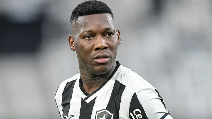Patrick de Paula tem saída definida do Botafogo