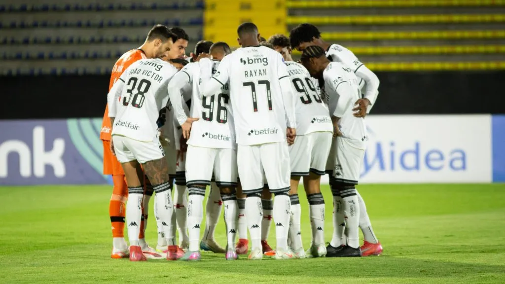 Jogadores do Vasco antes de partida. Foto Matheus Lima/CRVG