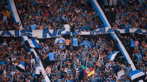 Torcida do Grêmio na Arena durante partida pelo Brasileirão - Foto: Maxi Franzoi/AGIF