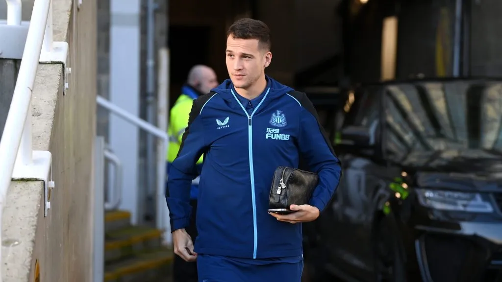 Javier Maquillo atuando no Newcastle