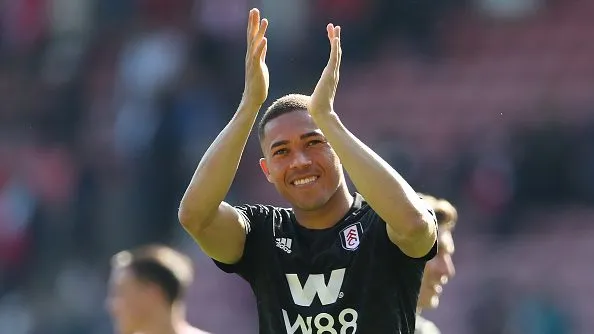 Carlos Vinicius durante partida. Foto: Steve Bardens/Getty Images