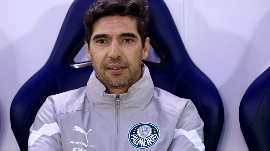 Abel pediu cláusula sobre conquista de títulos em seu contrato.  Foto: Marcello Zambrana/AGIF