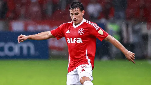 Bernabéi voltou de contusão para compor a