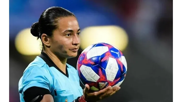 Edina Alves comanda Espanha x Alemanha pela Eurocopa Feminina. Foto: Divulgação/FIFA