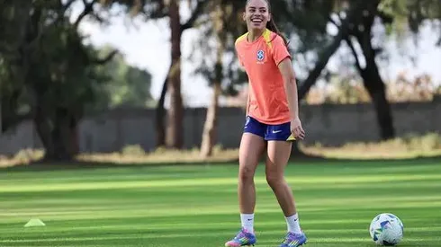 Fátima Dutra em treino antes do confronto contra o Paraguai. Foto: Lívia Villas Boas/CBF