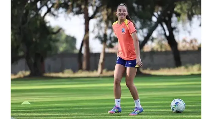 Fátima Dutra em treino antes do confronto contra o Paraguai. Foto: Lívia Villas Boas/CBF