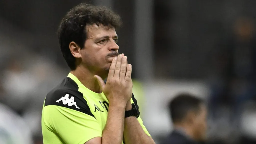 Fernando Diniz sai em defesa de Pedrinho após eliminação – Foto: Mateus Bonomi/AGIF