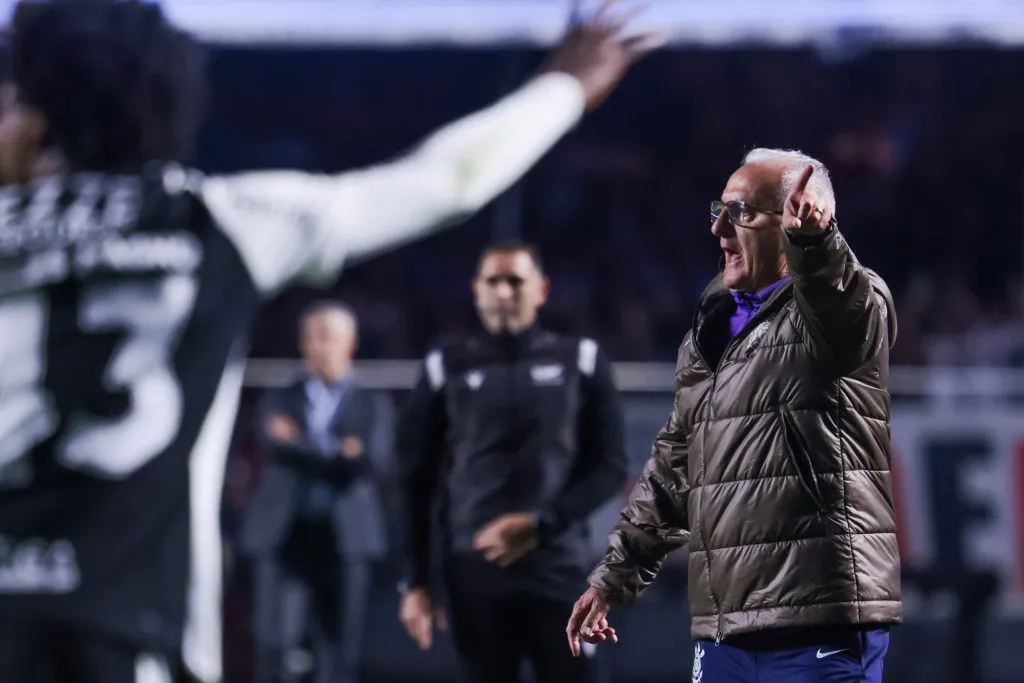 SP – SAO PAULO – 19/07/2025 – BRASILEIRO A 2025, SAO PAULO X CORINTHIANS – Dorival Junior tecnico do Corinthians durante partida contra o Sao Paulo no estadio Morumbi pelo campeonato Brasileiro A 2025. Foto: Marcello Zambrana/AGIF