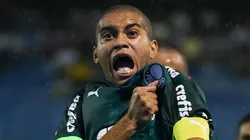 Gabriel Vareta em comemoração de gol pelo Palestra. A Cria se despediu do Verdão de forma carinhosa