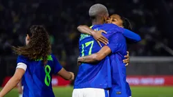 Jhonson comemora seu primeiro gol pela Seleção Brasileira