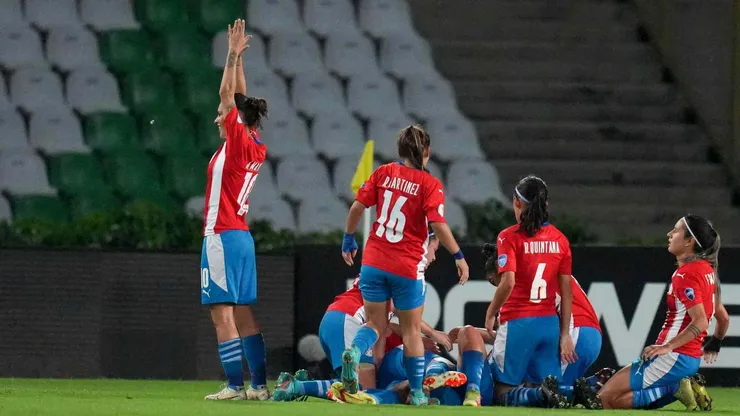 Jogadoras do Paraguai comemoram