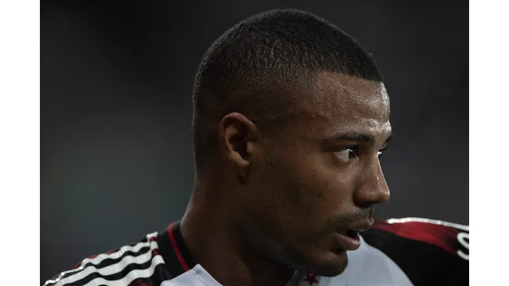 8 jogadores tem relação conturbada com departamento médico do Flamengo. Foto: Thiago Ribeiro/AGIF