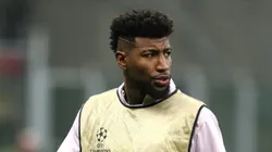 Emerson Royal durante jogo do Milan na Liga dos Campeões.