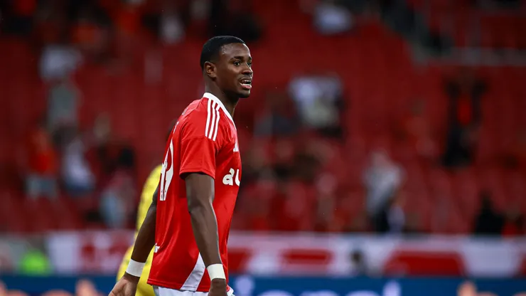 Ricardo Mathias jogador do Internacional durante partida contra o Mirassol no estadio Beira-Rio pelo campeonato Brasileiro A 2025. Foto: Maxi Franzoi/AGIF