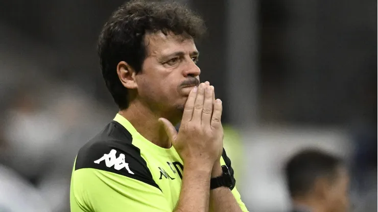 Fernando Diniz não quer perder titulares no Vasco - Foto: Mateus Bonomi/AGIF.