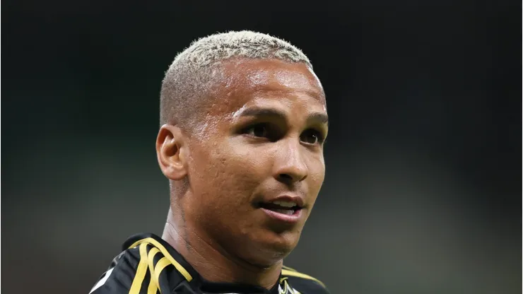 Deyverson durante jogo pelo Atlético.