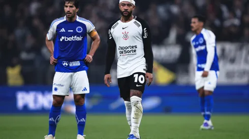 Memphis Depay jogador do Corinthians durante partida contra o Cruzeiro no estadio Arena Corinthians pelo campeonato Brasileiro A 2025. Foto: Ettore Chiereguini/AGIF