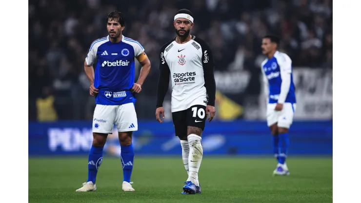 Memphis Depay jogador do Corinthians durante partida contra o Cruzeiro no estadio Arena Corinthians pelo campeonato Brasileiro A 2025. Foto: Ettore Chiereguini/AGIF