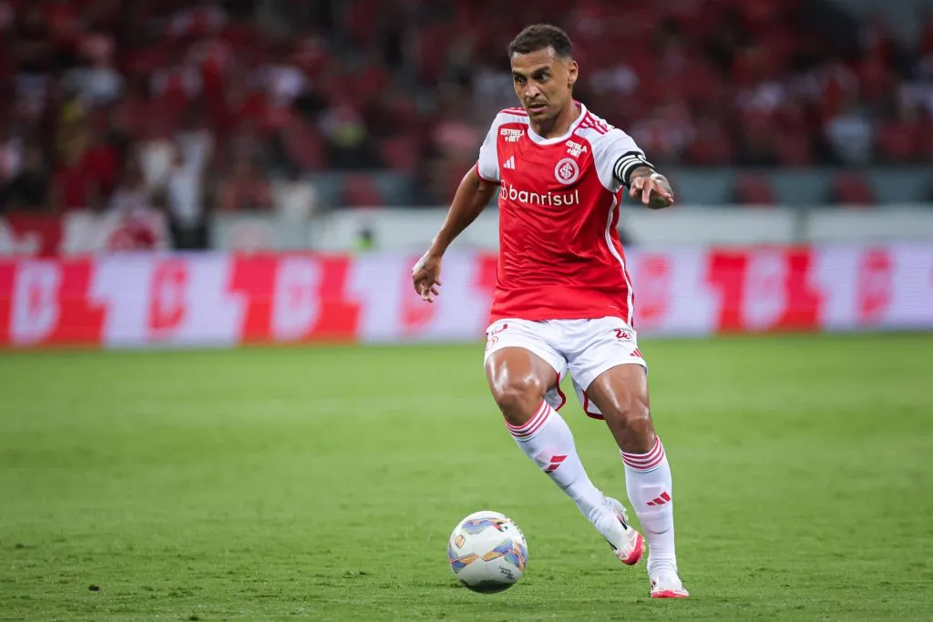 Alan Patrick em ação no estadual. Foto: Maxi Franzoi/AGIF