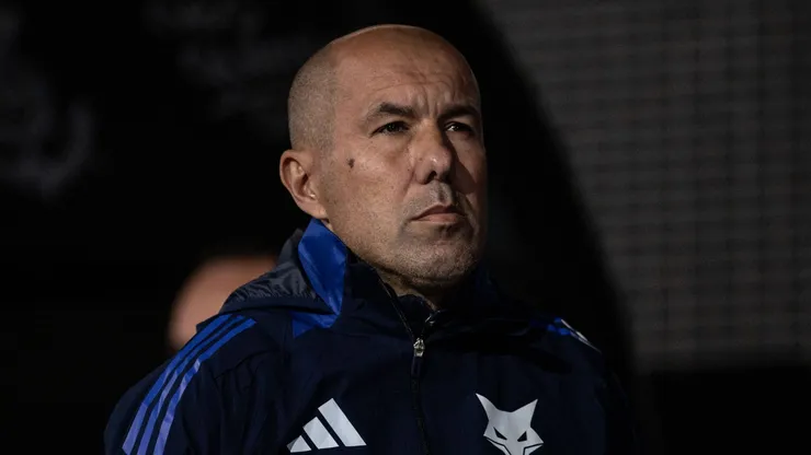 Leonardo Jardim durante partida da Raposa na Série A