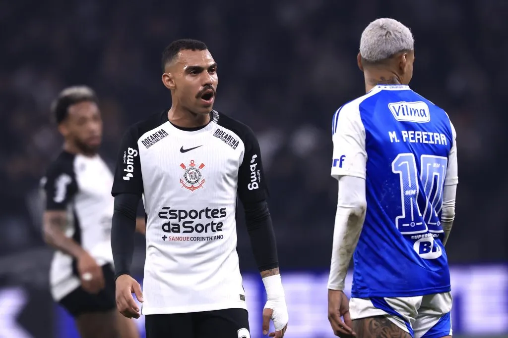 SP – SAO PAULO – 23/07/2025 – BRASILEIRO A 2025, CORINTHIANS X CRUZEIRO – Matheuzinho jogador do Corinthians durante partida contra o Cruzeiro no estadio Arena Corinthians pelo campeonato Brasileiro A 2025. Foto: Marcello Zambrana/AGIF