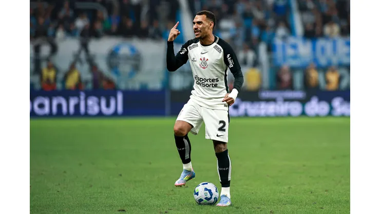 Matheuzinho responde sobre suposta festa no Corinthians antes do Majestoso. Foto: Maxi Franzoi/AGIF