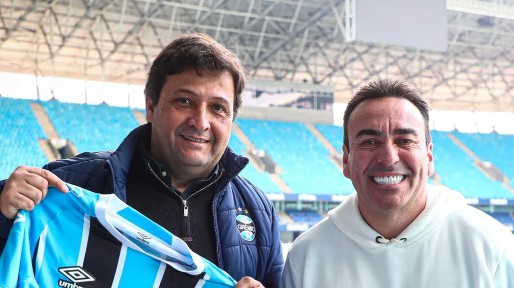 FOTO: ANGELO PIERETTI/GRÊMIO FBPA – Marcelo Marques ao lado de Alberto Guerra.