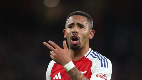 Gabriel Jesus durante jogo do Arsenal pela Copa da Liga Inglesa.