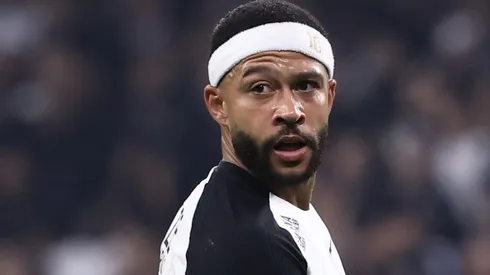 Memphis Depay se reuniu com organizada e reiterou que quer ficar no Corinthians