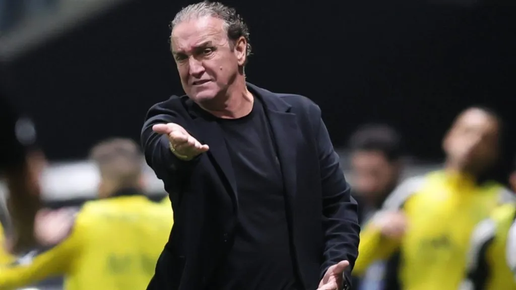 Cuca técnico do Atlético-MG, durante partida contra o Internacional no estadio Arena MRV pelo campeonato Brasileiro A 2025. Foto: Gilson Lobo/AGIF