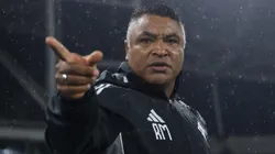 Roger Machado está no comando do Internacional e quer o jovem do Corinthians.