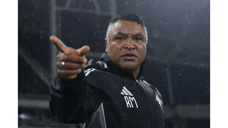 Roger Machado está no comando do Internacional e quer o jovem do Corinthians.