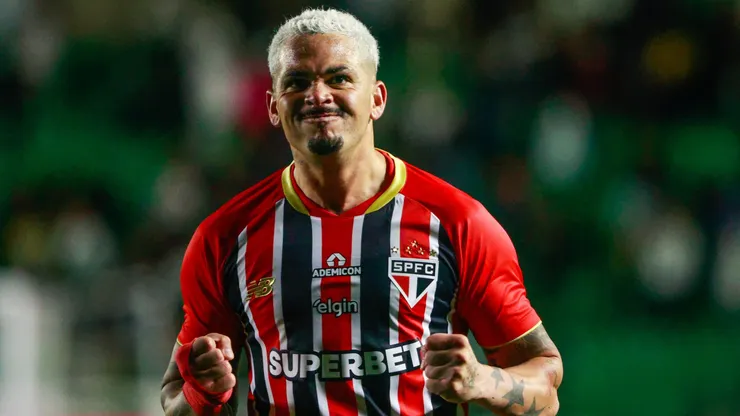 Luciano comemorando gol pelo São Paulo contra o Juventude. Foto: Luiz Erbes/AGIF