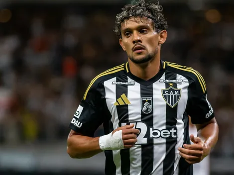 Torcida do Atlético-MG pede saída de Scarpa após pênalti perdido