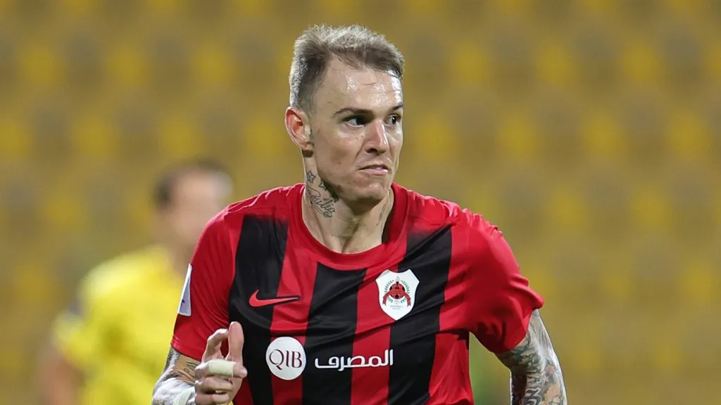 Róger Guedes em ação no 