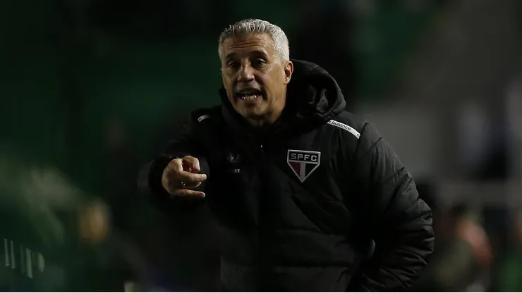 Crespo em ação no duelo contra o Juventude
