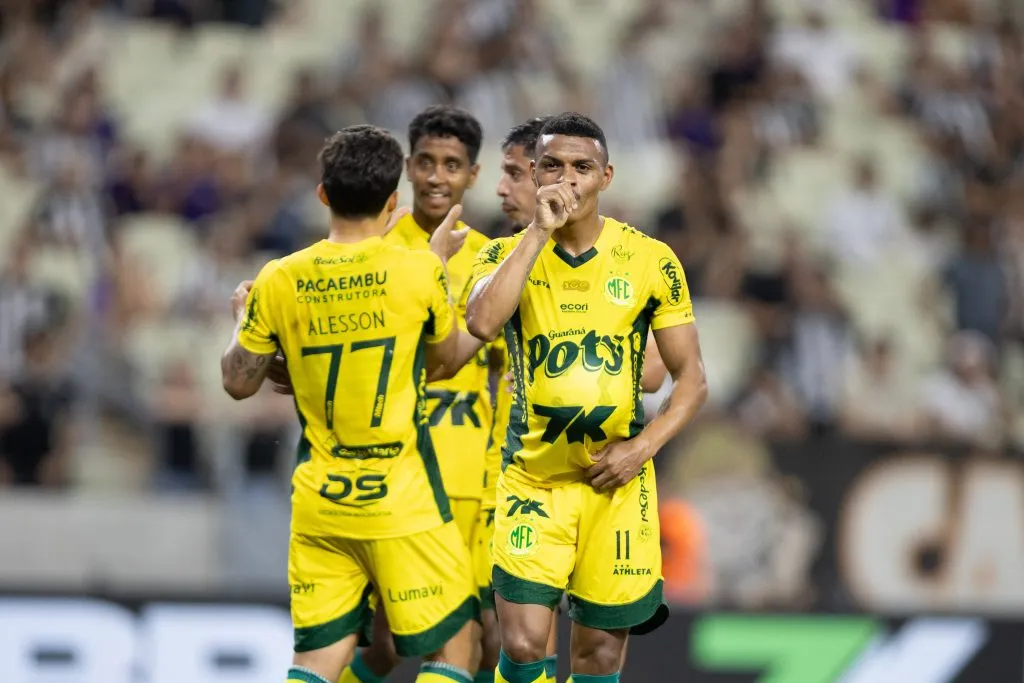 CE – FORTALEZA – 23/07/2025 – BRASILEIRO A 2025, CEARA X MIRASSOL – negueba jogador do Mirassol comemora seu gol durante partida contra o Ceara no estadio Arena Castelao pelo campeonato Brasileiro A 2025. Foto: Baggio Rodrigues/AGIF