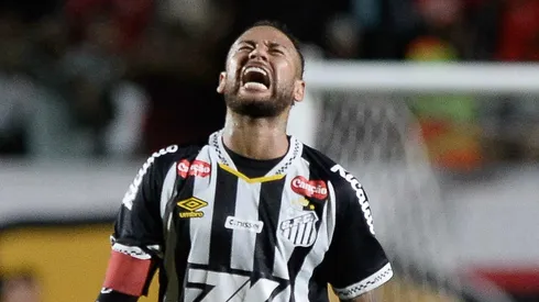 Neymarf foi chamado atenção pela torcida