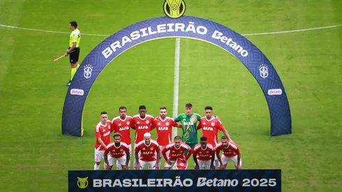 RS - PORTO ALEGRE - 12/07/2025 - BRASILEIRO A 2025, INTERNACIONAL X VITORIA - Jogadores do Internacional posam para foto antes na partida contra Vitoria no estadio Beira-Rio pelo campeonato Brasileiro A 2025. Foto: Maxi Franzoi/AGIF