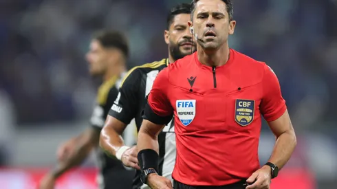 Flavio Rodrigues é escalado para apitar duelo decisivo entre Inter e Vasco. Foto: Gilson Lobo/AGIF