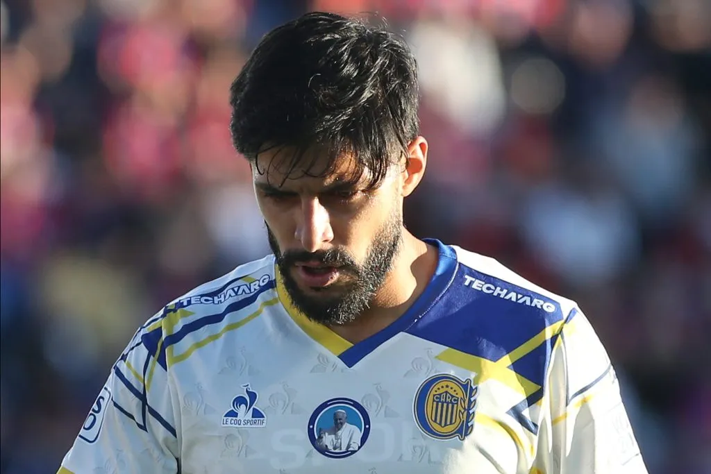 Uruguaio Facundo Mallo, do Rosario Central, é outra opção de Mattos para reforçar a defesa – Foto: Daniel Jayo/Getty Images