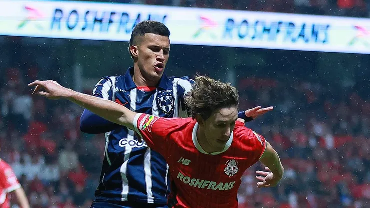 Marcel Ruiz, meio-campista do Toluca, do México - Foto: Manuel Velasquez/Getty Images